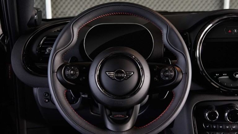 MINI John Cooper Works – volant en cuir – habitacle
