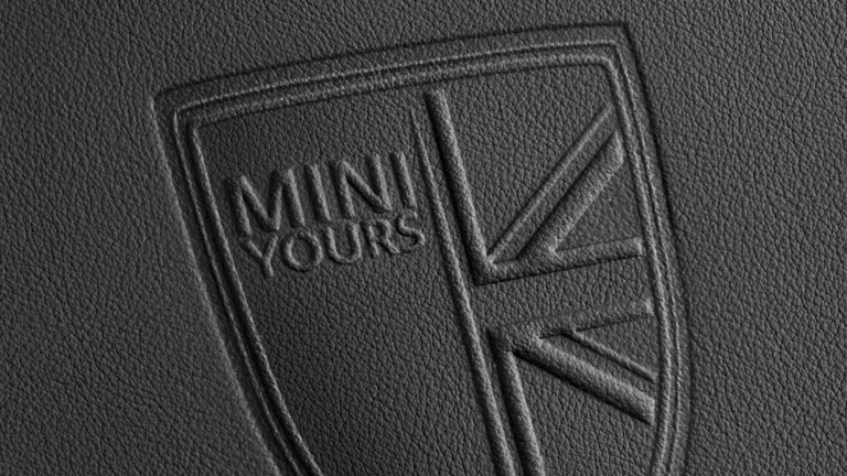 MINI Yours - emblème