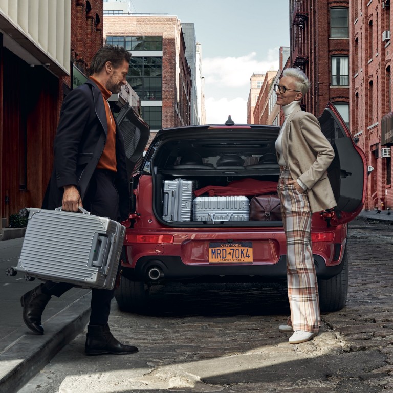 MINI Clubman – rouge et noir – coffre plein